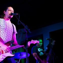‘Rock na Orla’ tem edição itinerante no Mangueirinho com live da Banda TomaRock