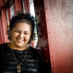 Projeto Pôr do Som, em versão digital, promove show com Gigi Furtado