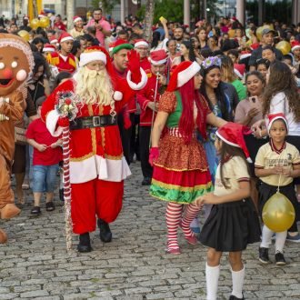 “Natal na Estação” continua sua programação com grupos musicais e visita do Papai Noel. 