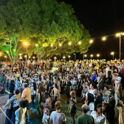 Centenas de pessoas ocuparam o anfiteatro da Estação das Docas no primeiro dia do Círio na Estação 2025