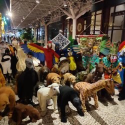 Bicharada do Juaba faz cortejo gratuito na Estação das Docas nesta quinta-feira (13), às 20h
