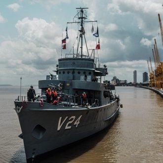 Corveta Solimões atraca na Estação das Docas e abre para visitação pública até 28 de fevereiro